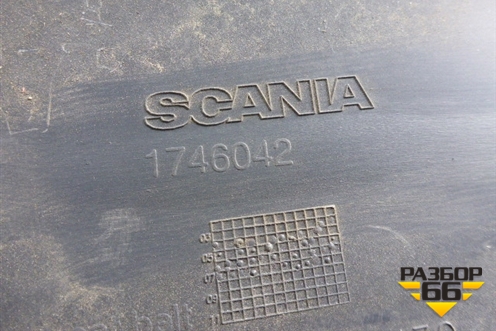 Обшивка стойки центральная левая (1746042) для Scania  5 R Series с 2004-2016г