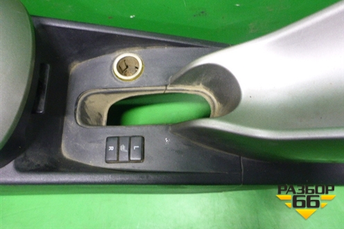 Подлокотник (в сборе) для Toyota Auris с 2006-2012г