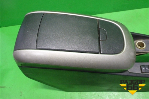 Подлокотник (в сборе) для Toyota Auris с 2006-2012г