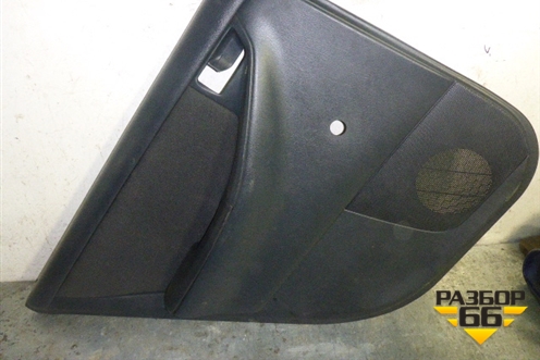 Обшивка двери задней левой под механику для Toyota Corolla (E12) с 2001-2007г