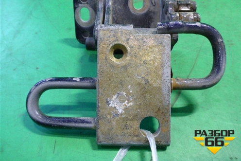 Петля двери передней правой нижняя (4B0831412A) для Audi A6 (C5) с 1997-2005г