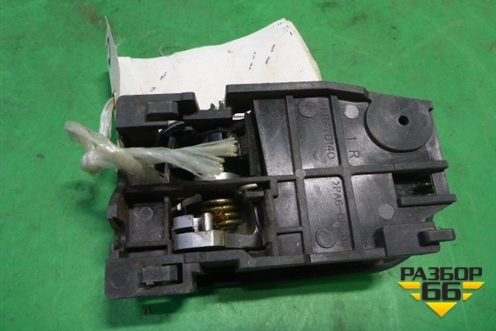 Ручка внутренняя двери передней правой (5716A304HA) для Mitsubishi Colt с 2004г