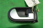 Ручка внутренняя двери передней правой (5716A304HA) для Mitsubishi Colt с 2004г