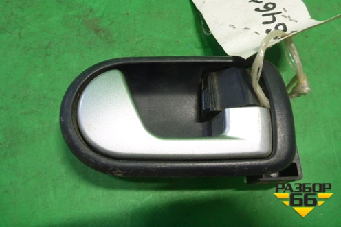 Ручка внутренняя двери передней правой (5716A304HA) для Mitsubishi Colt с 2004г