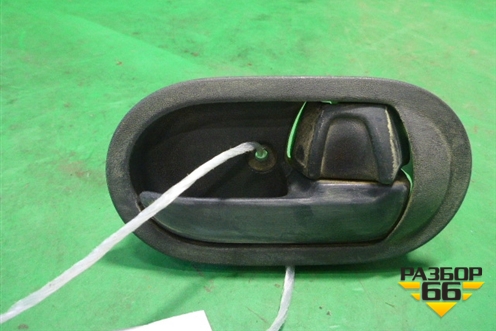 Ручка внутренняя двери передней правой (5716A304HA) для Mitsubishi Colt с 2004г