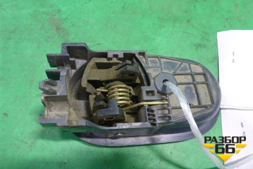 Ручка внутренняя двери передней правой (5716A304HA) для Mitsubishi Colt с 2004г