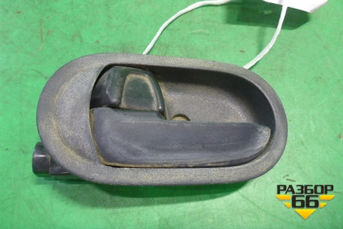 Ручка внутренняя двери передней левой (5716A303HA) для Mitsubishi Colt с 2004г