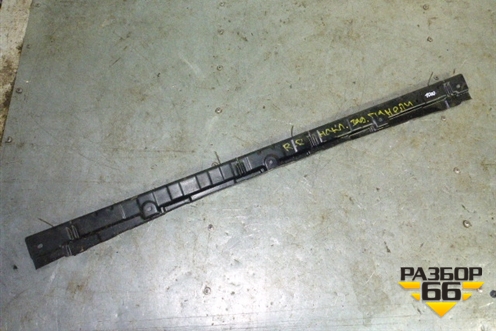 Накладка внутренняя (задней панели) для Land Rover Range Rover 3 с 2002-2012г