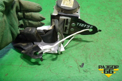Ремень безопасности задний центральный для Mazda Mazda 3 (BK) с 2003-2009г 