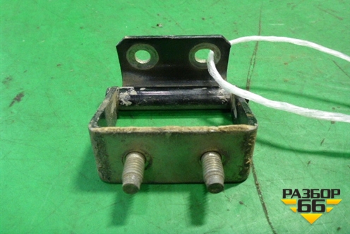 Петля двери багажника (90400AV730) для Nissan Qashqai (J10E) с 2006-2013г