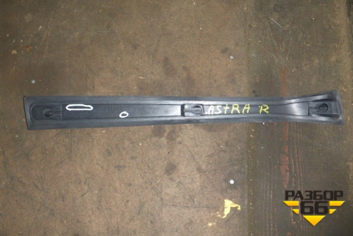 Накладка стойки (центральной правой) (090521920) для Opel Astra G 1998-2005г