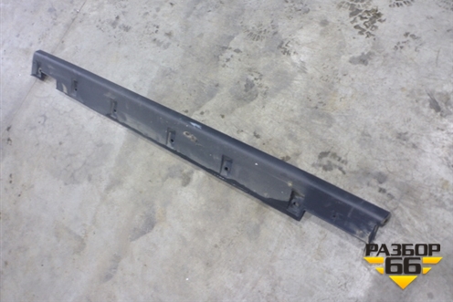 Накладка на порог наружная правая (71800S9A0000) для Honda CR-V(RD4) с 2002-2006г