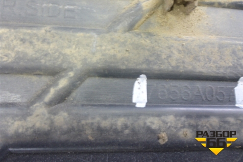 Накладка подножки левой (7656A057) для Mitsubishi Pajero/Montero с 2007г