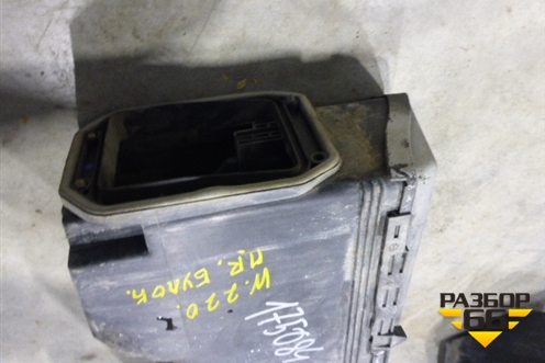 Корпус блока предохранителей (подкапотный) (2205400182) для Mercedes Benz S-Klass W220 с 1998-2005г