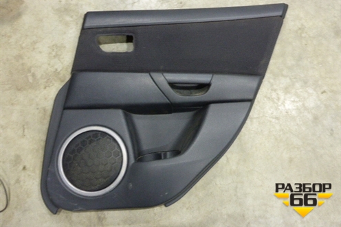 Обшивка двери задней правой под электрику (седан) для Mazda Mazda 3 (BK) с 2003-2009г 