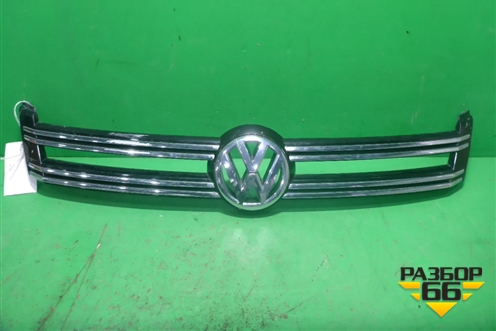 Накладка на решетку радиатора (5N0853655) для Volkswagen Tiguan с 2011-2016г