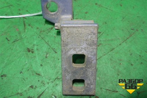 Петля двери передней правой нижняя (13180568) для Opel Corsa D с 2006-2014г