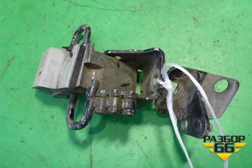 Петля двери задней правой нижняя (4E0833412E) для Audi A8 с 2002-2010г