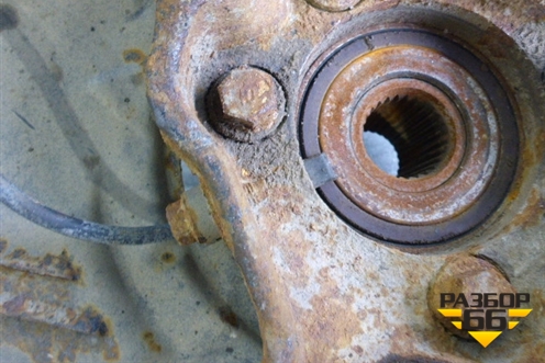 Кулак поворотный передний правый (3.0л.АКПП 4WD EZ30) для Subaru Legacy Outback (BP9) с 2003-2009г