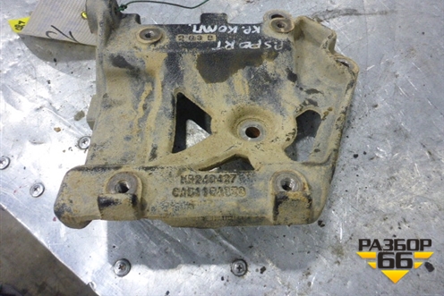 Кронштейн компрессора кондиционера (MR240427) для Mitsubishi Pajero Sport с 1996-2008г