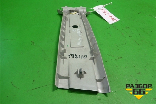 Обшивка стойки центральная верхняя правая (5J0867244J) для Skoda Fabia с 2007-2014г