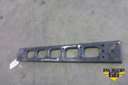 Кронштейн переднего бампера центральный для Renault  TRUCK Premium 2 с 2005-2013г