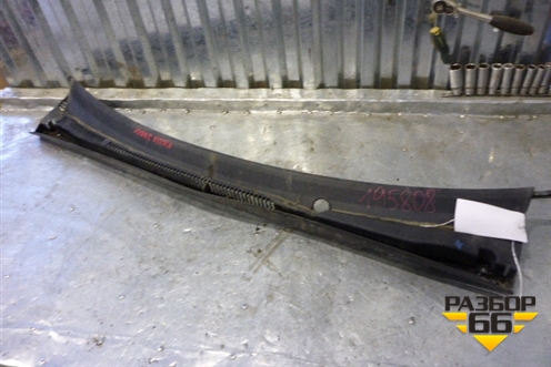 Решетка стеклоочистителей (2S61A02228AD) для Ford Fiesta с 2001-2008г