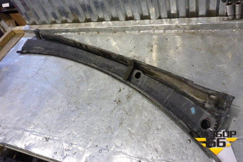 Решетка стеклоочистителей (2S61A02228AD) для Ford Fiesta с 2001-2008г