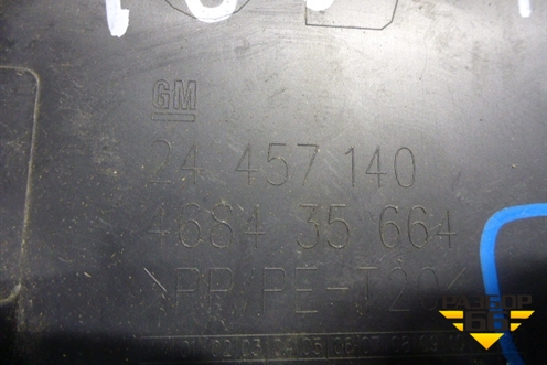Накладка двери передней правой уголок (24457140) для Opel Corsa С с 2000-2006г