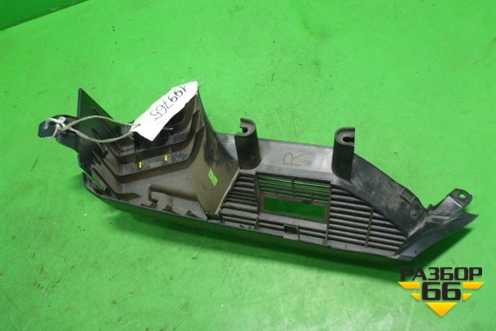 Держатель задней полки правый (1K6867762AA) для Volkswagen Golf VI с 2009-2012г