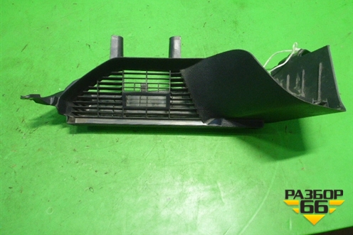 Держатель задней полки правый (1K6867762AA) для Volkswagen Golf VI с 2009-2012г