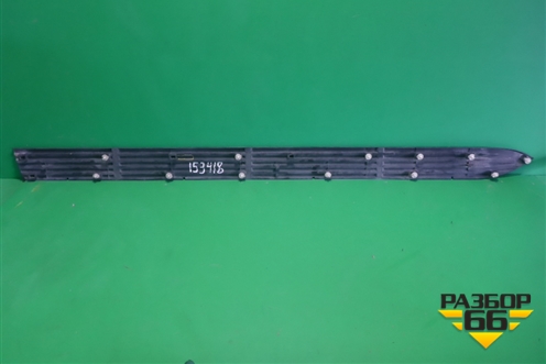 Накладка подножки правой (517716A120) для Lexus LX-570 с 2007-2015г