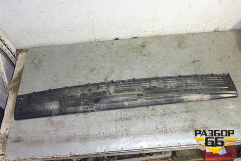 Накладка заднего бампера (до 2012г) (5216260040) для Toyota Land Cruiser (200) с 2008г