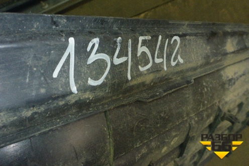 Накладка заднего бампера (до 2012г) (5216260040) для Toyota Land Cruiser (200) с 2008г