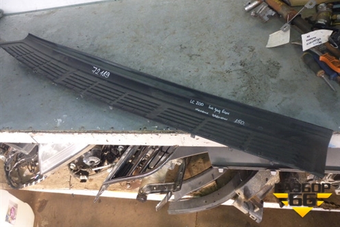 Накладка заднего бампера (до 2012г) (5216260040) для Toyota Land Cruiser (200) с 2008г