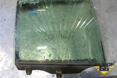 Стекло двери задней правой для Honda Logo 1999-2003г