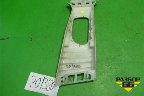 Обшивка стойки центральная верхняя левая (8200034957) для Renault Megane 2 с 2002-2009г