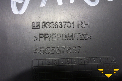 Обшивка стойки центральная нижняя правая (93363701) для Opel Meriva с 2003-2010г