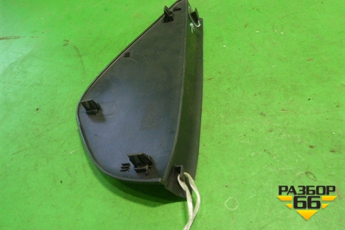 Накладка на торпедо (боковая правая) (5M0858248) для Volkswagen Golf V Plus с 2005-2014г
