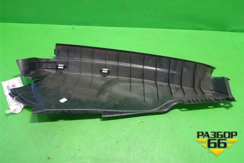 Обшивка стойки задняя нижняя левая (5M0867765H) для Volkswagen Golf V Plus с 2005-2014г