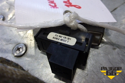 Кнопка центрального замка (7L6962125) для Volkswagen Touareg c 2002-2010г