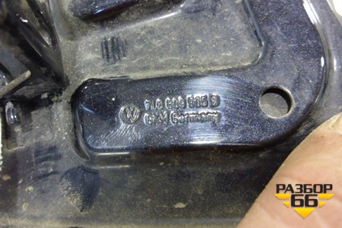 Лючок бензобака (7L6809905B) для Volkswagen Touareg c 2002-2010г