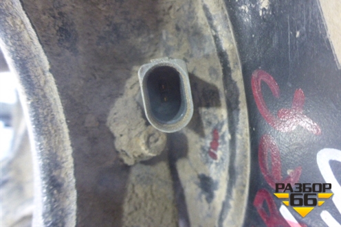 Кулак задний правый для Volkswagen Touareg c 2002-2010г