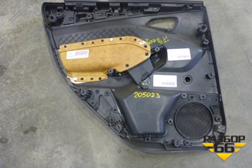 Обшивка двери задней правой под механику (седан) для Ford Focus 3 с 2011г