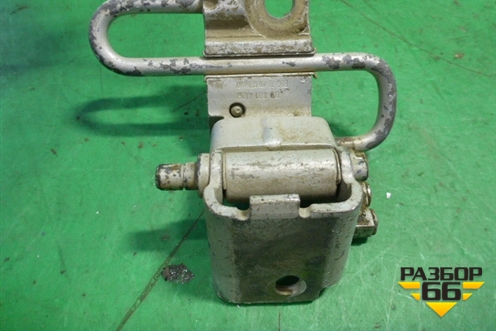 Петля двери передней правой нижняя (4B0831412B) для Volkswagen Passat (B5) с 1996-2005г
