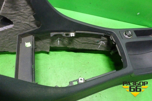 Консоль для Audi A3 (8PA) 2003-2013г Sportback 