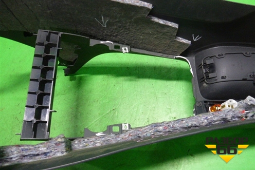 Консоль для Audi A3 (8PA) 2003-2013г Sportback 