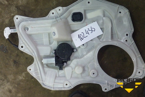 Стеклоподъёмник электрический задний правый для Mazda Mazda 3 (BL) с 2009-2013г