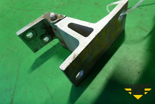 Петля двери передней левой верхняя (4D0831401) для Audi A8 с 1998-2003г