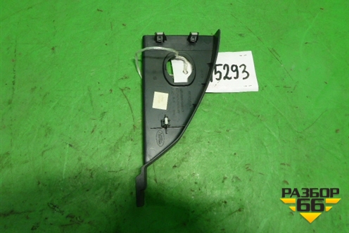 Накладка на торпедо (боковая правая) (LR007247) для Land Rover Freelander 2 с 2007г
